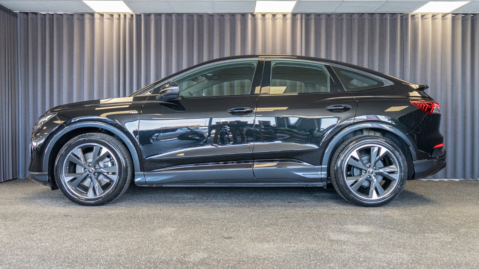 Billede af Audi Q4 e-tron 45 S-line Edition Sportback