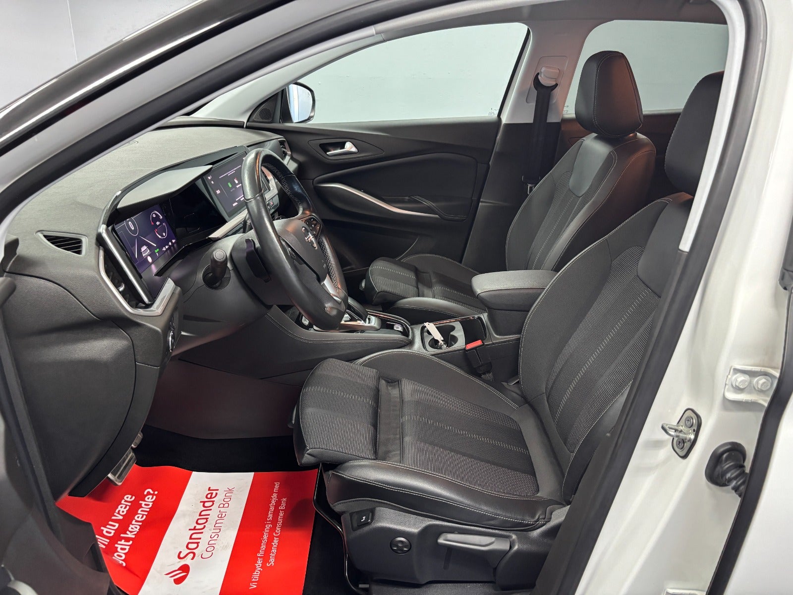 Billede af Opel Grandland 1,6 Hybrid Ultimate aut.