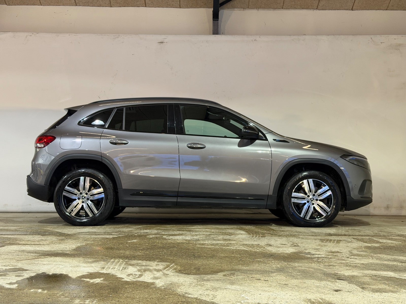 Mercedes EQA250 Electric Art