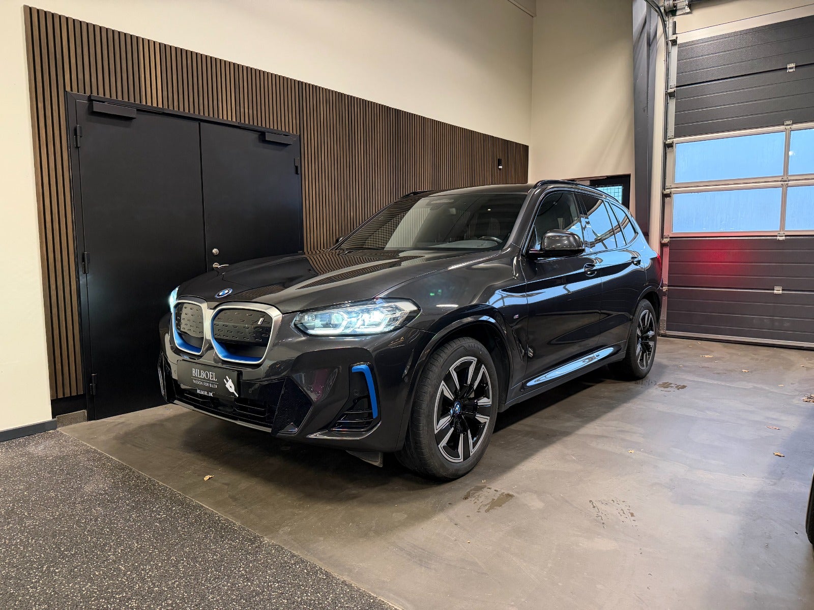 BMW iX3 Charged M-Sport