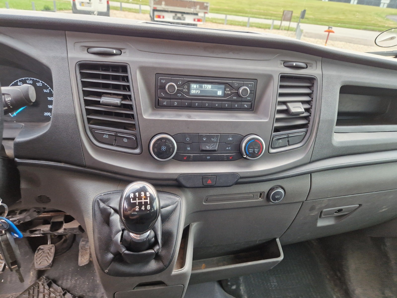 Billede af Ford Transit Custom 320L 2,0 TDCi 130 Mandskabsvogn