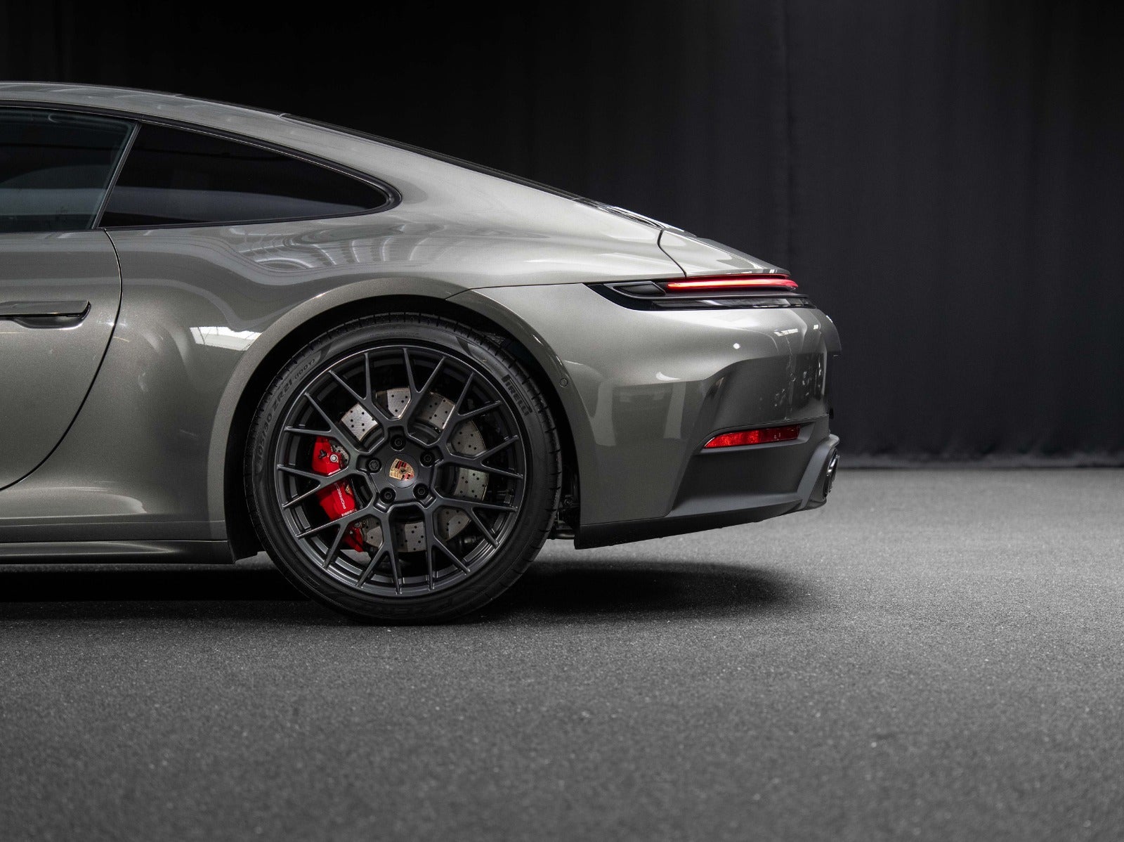 Gallery image 3 of 19