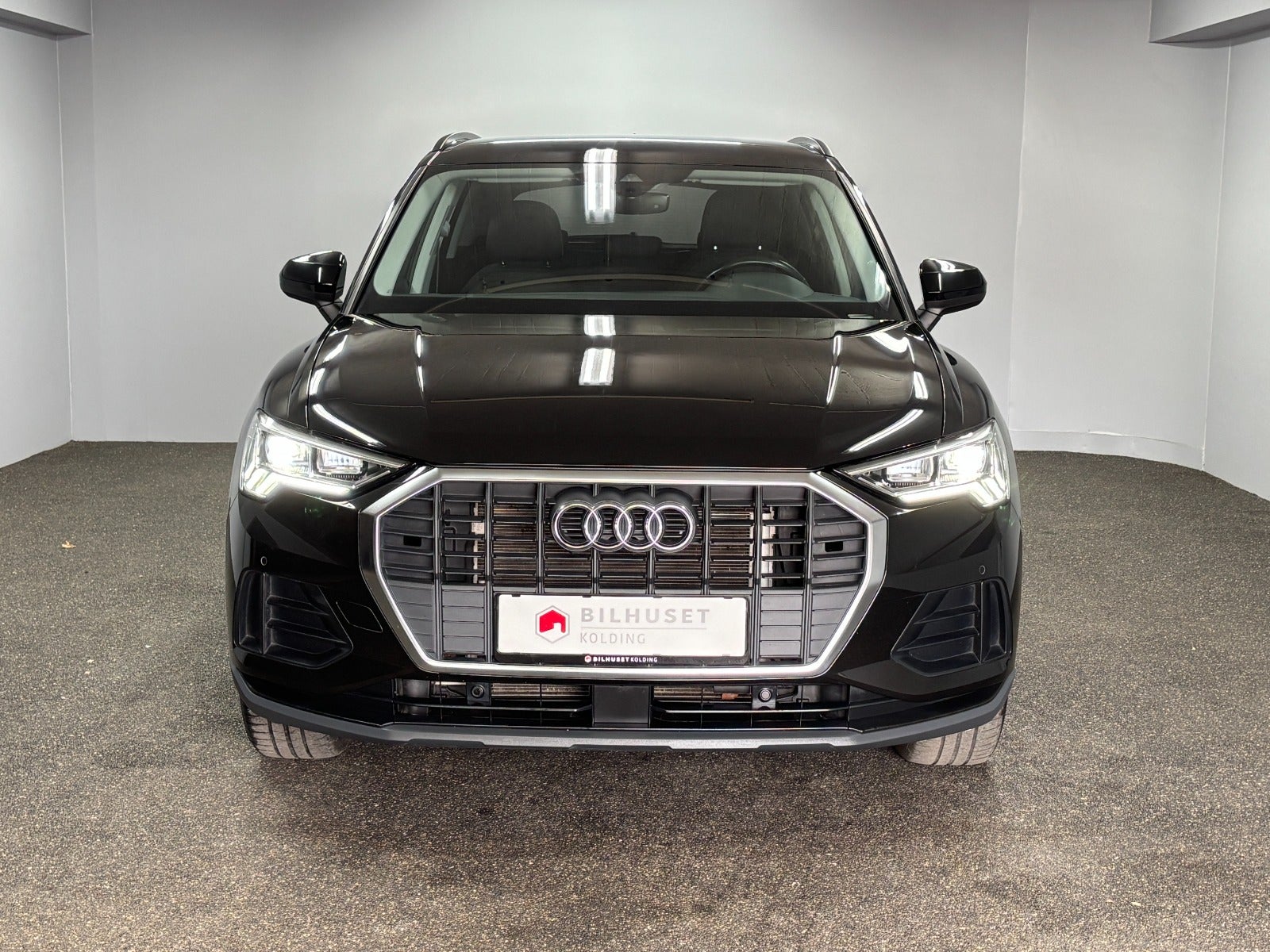 Billede af Audi Q3 45 TFSi e Attitude plus S-tr.