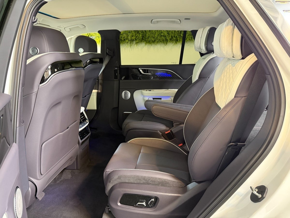 Hongqi E-HS9 Exclusive+