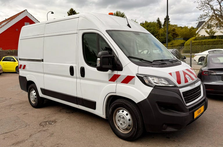 Peugeot e-Boxer 440 L3H2 Premium