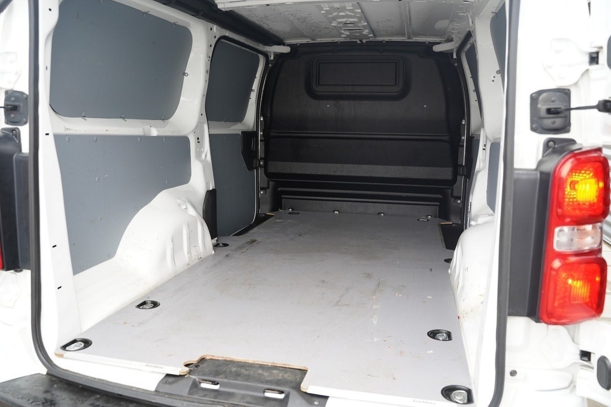 Billede af Peugeot Expert 2,0 BlueHDi 122 L2 Premium EAT8 Van