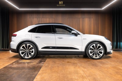 Porsche Macan 4