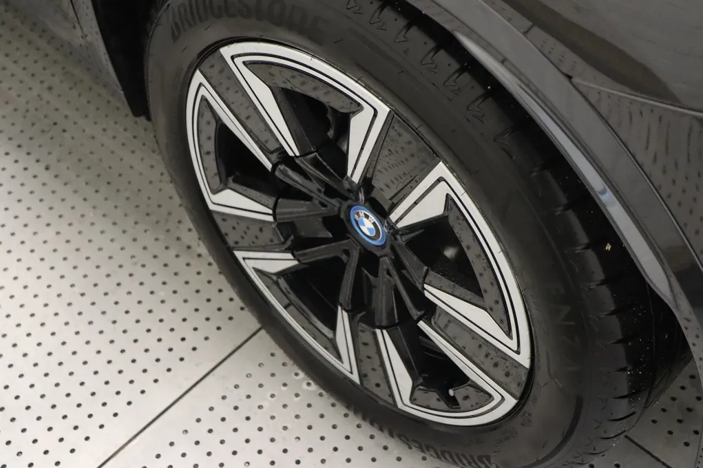 BMW iX3 Charged M-Sport