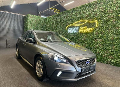 Volvo V40 CC 1,6 D2 115 Momentum 5d