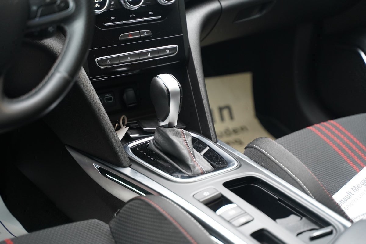 Billede af Renault Megane IV 1,6 E-Tech R.S. Line Sport Tourer