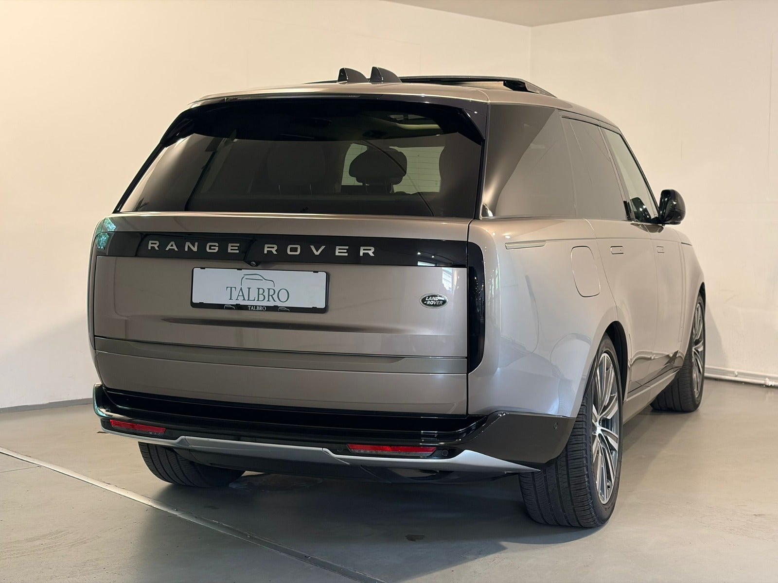 Land Rover – Range Rover