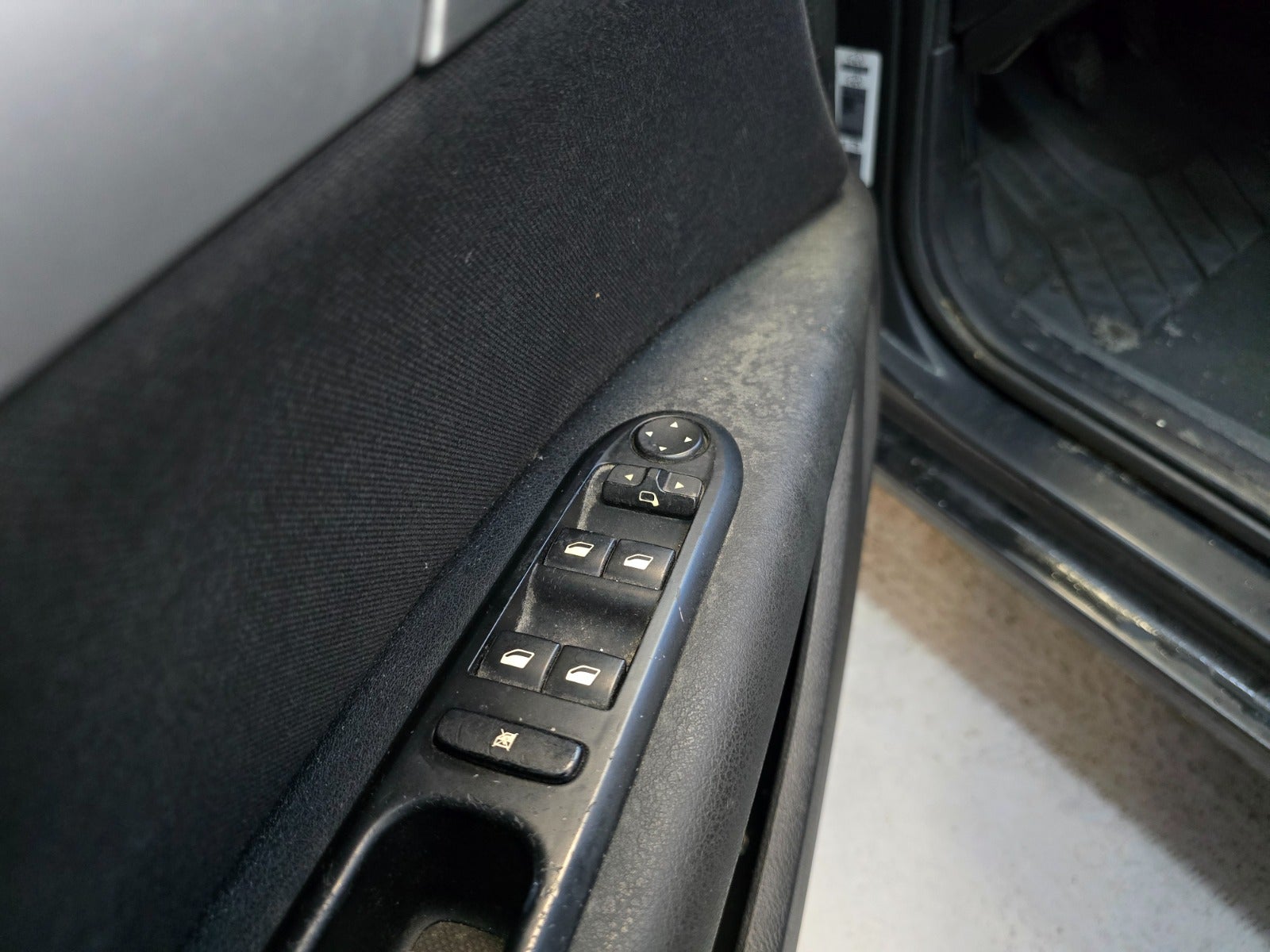 Billede af Peugeot 407 1,8 XR stc.