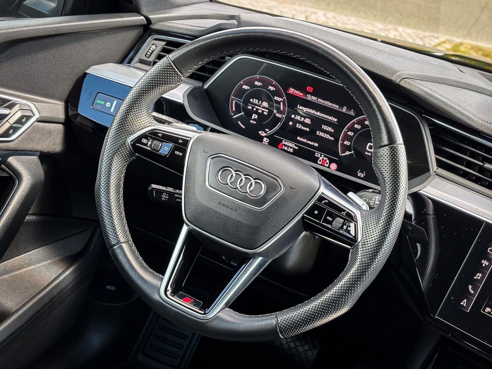 Billede af Audi e-tron 55 S-line Sportback quattro