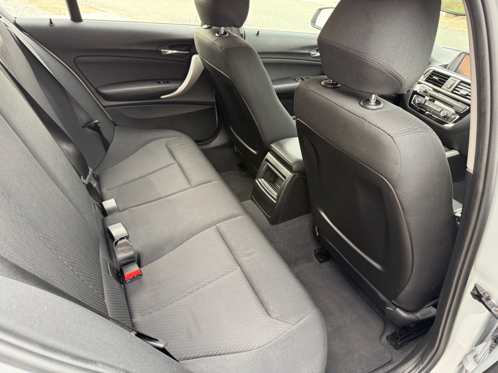 BMW 118i Connected aut.