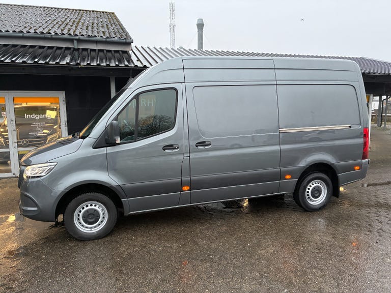 Mercedes Sprinter 319 CDi A2 Kassevogn aut. RWD