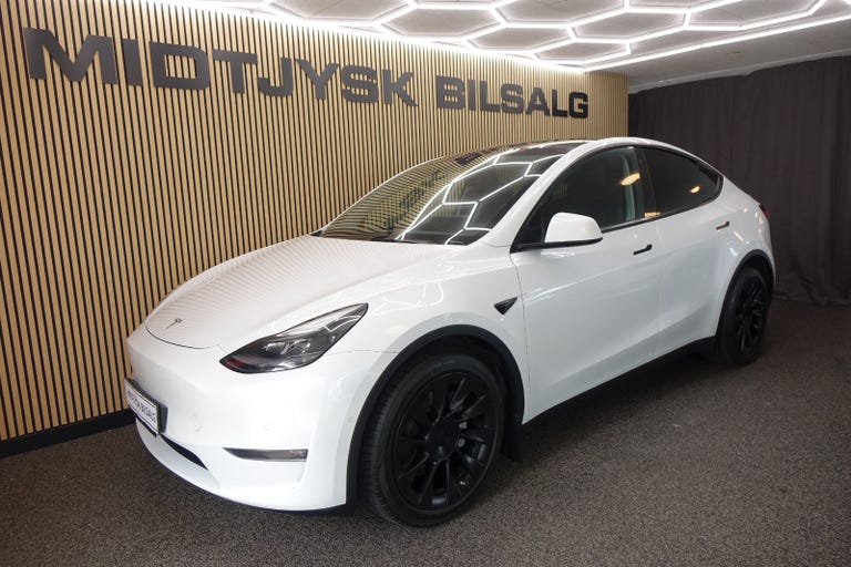 Tesla Model Y Long Range AWD