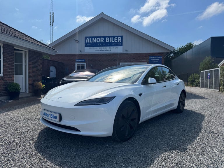 Tesla Model 3 RWD