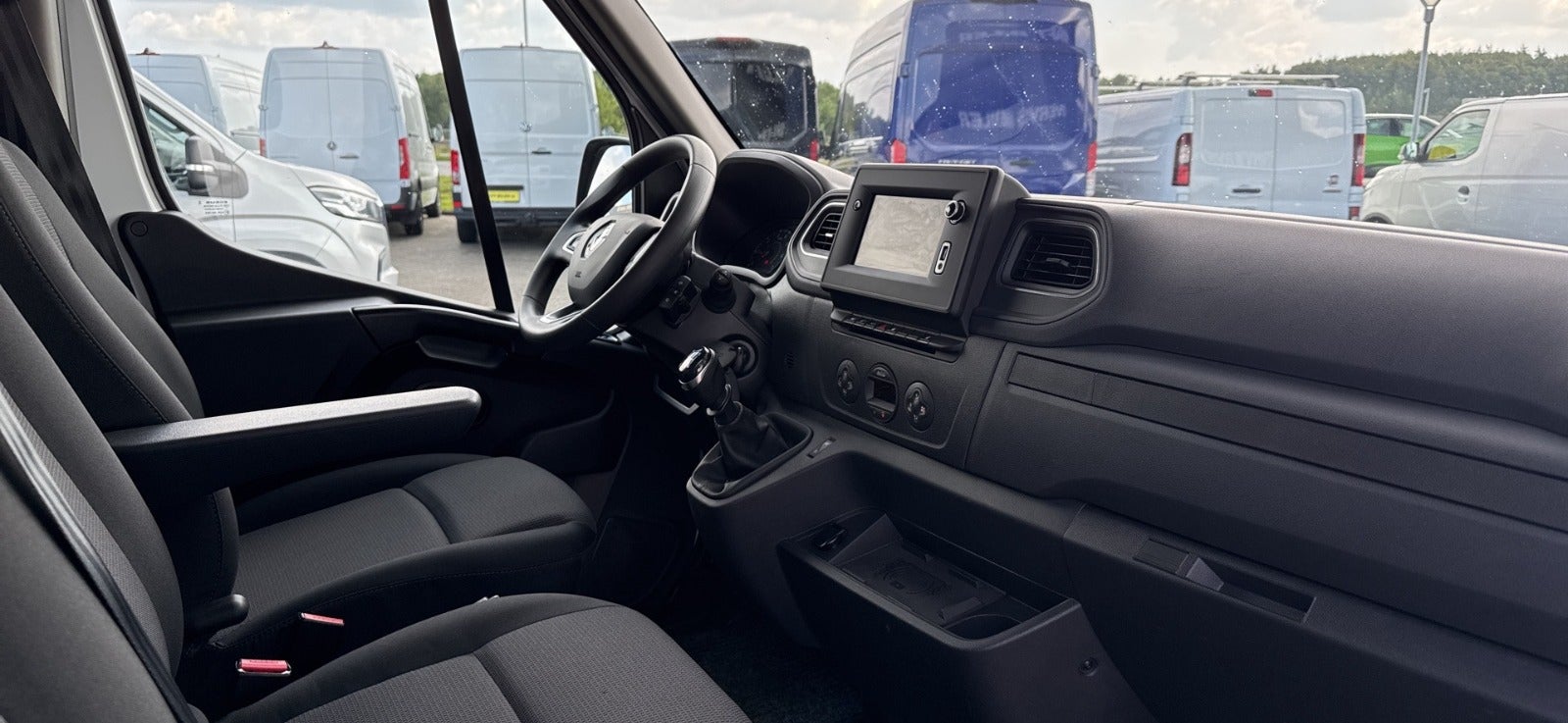 Billede af Renault Master IV T35 2,3 dCi 145 L3H2 Kassevogn RWD