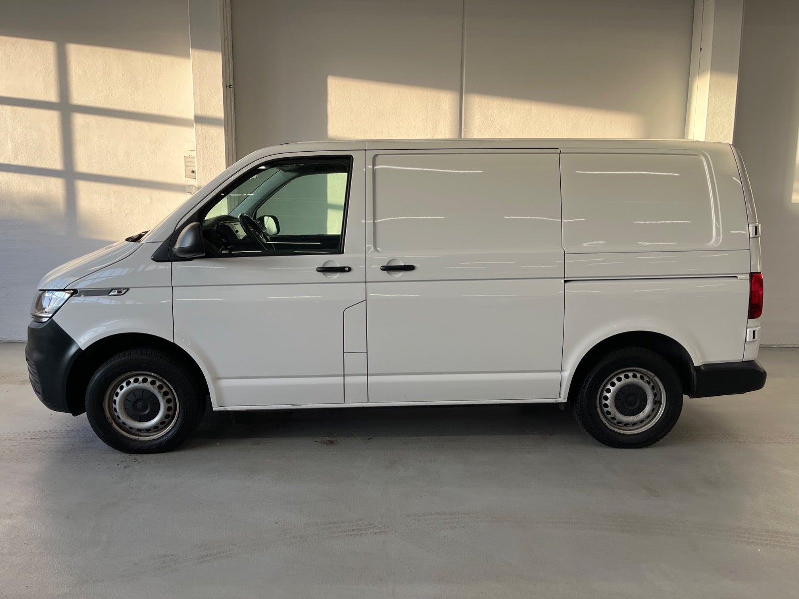 Billede af VW Transporter 2,0 TDi 150 Kassevogn DSG 4Motion kort