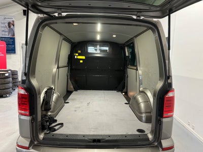 VW Transporter TDi 180 Kassevogn DSG kort