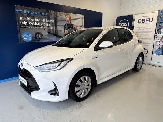 Toyota Yaris Hybrid H3 Vision e-CVT