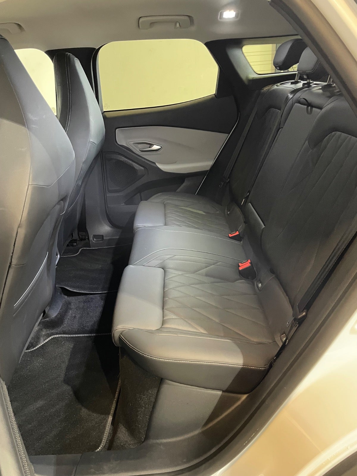 Ford Explorer Premium Extended Range