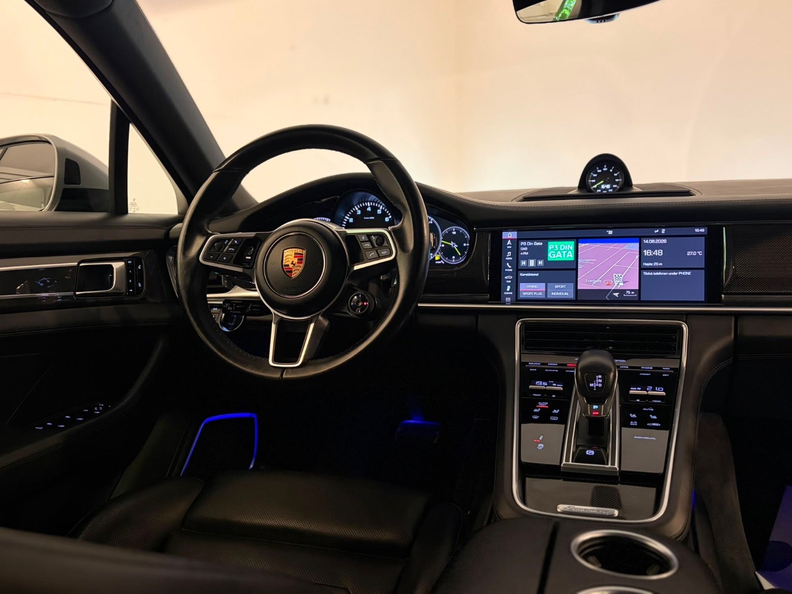 Porsche – Panamera 4