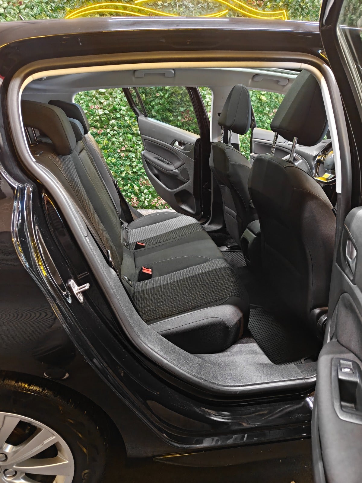 Billede af Peugeot 308 1,6 BlueHDi 120 Allure Sky