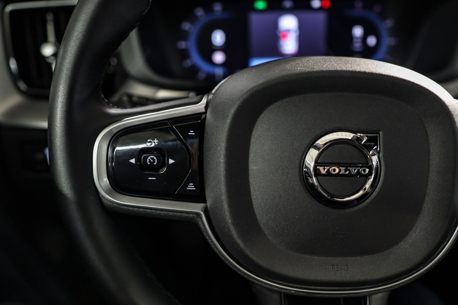 Billede af Volvo XC60 2,0 B4 197 R-Design aut.