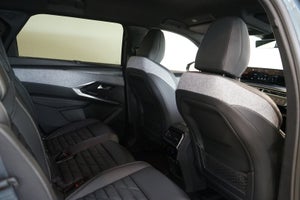 Peugeot e-5008