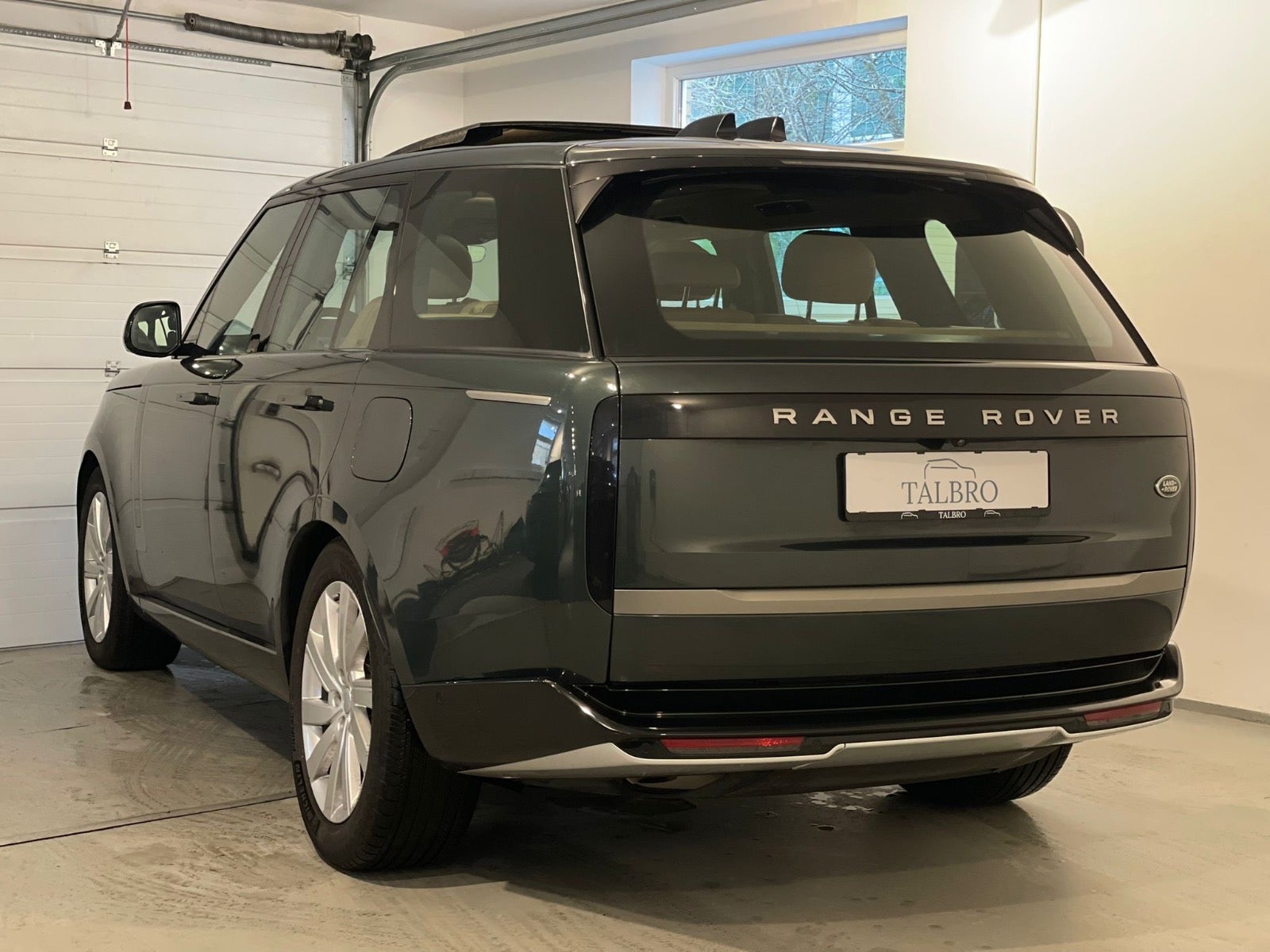 Land Rover – Range Rover
