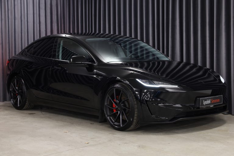 Tesla Model 3 Performance AWD
