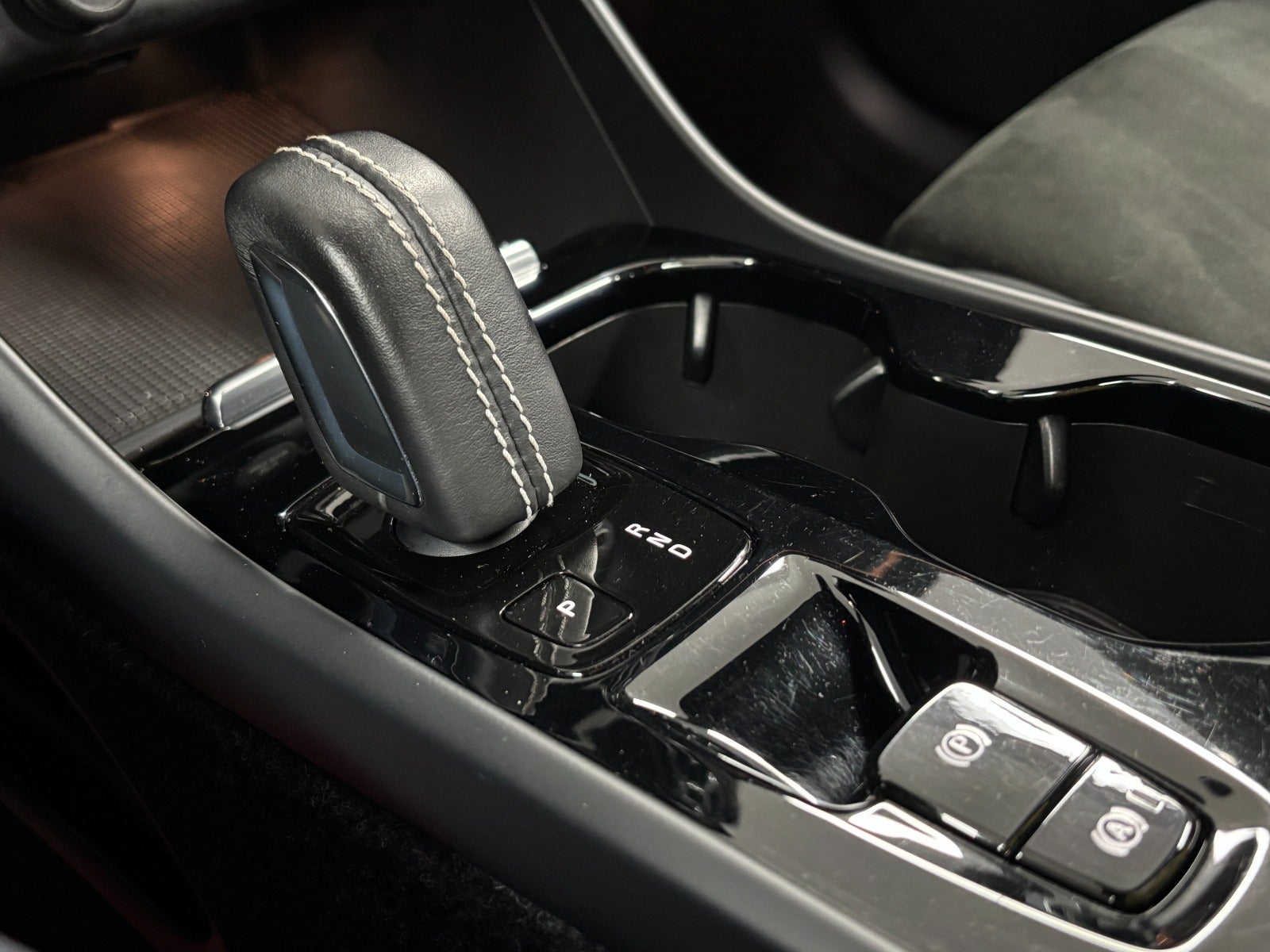 Billede af Volvo XC40 1,5 T5 ReCharge R-Design aut.