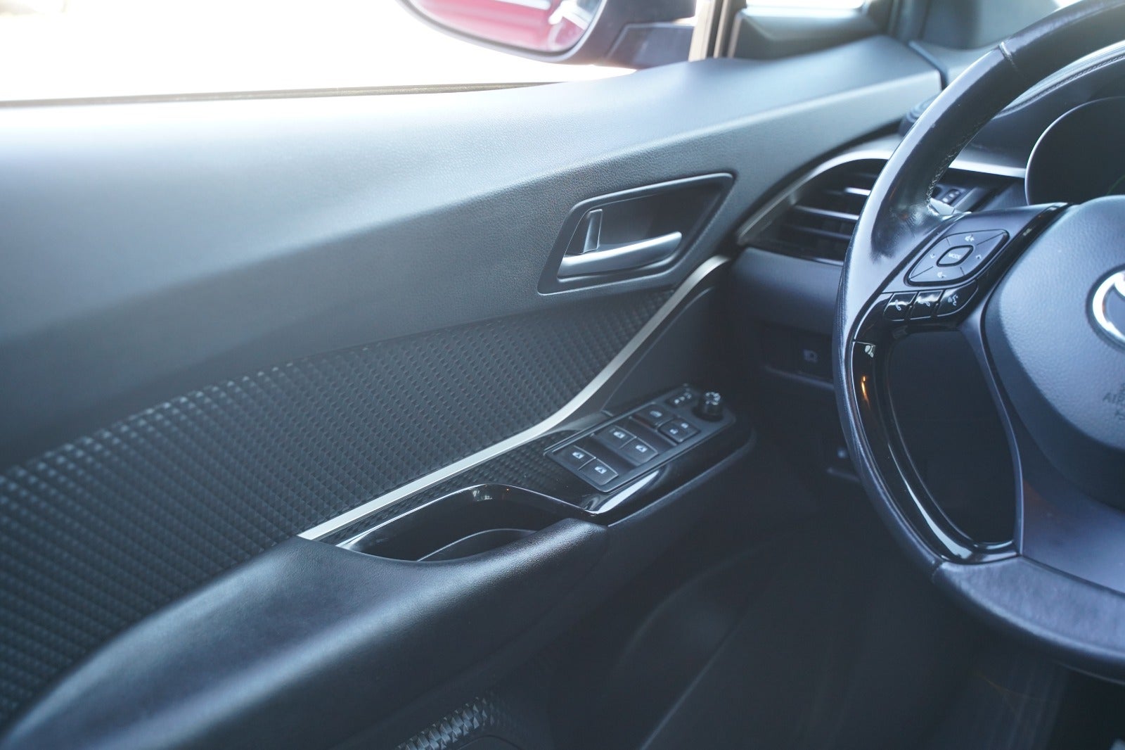 Billede af Toyota C-HR 1,8 Hybrid Premium Selected CVT