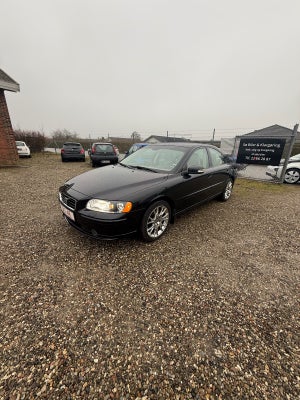 Volvo S60 2,5 T Momentum 4d