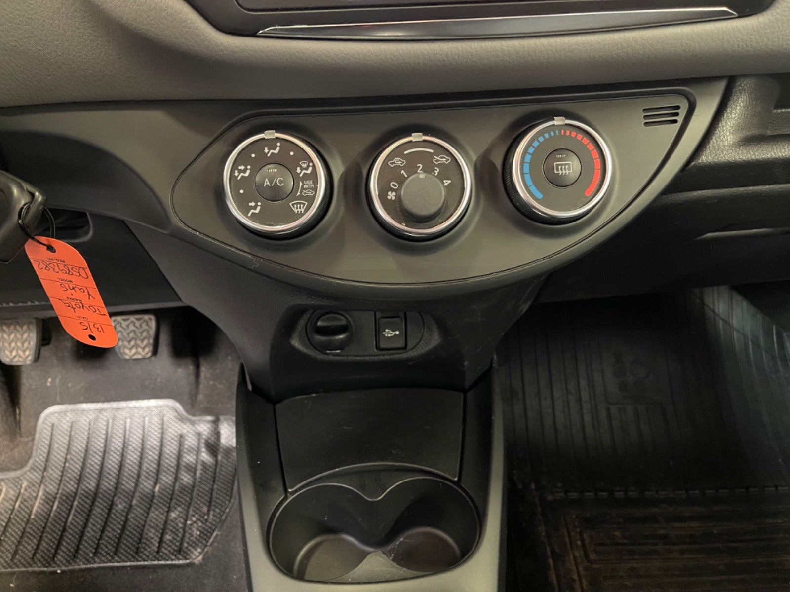 Billede af Toyota Yaris 1,0 VVT-i T2