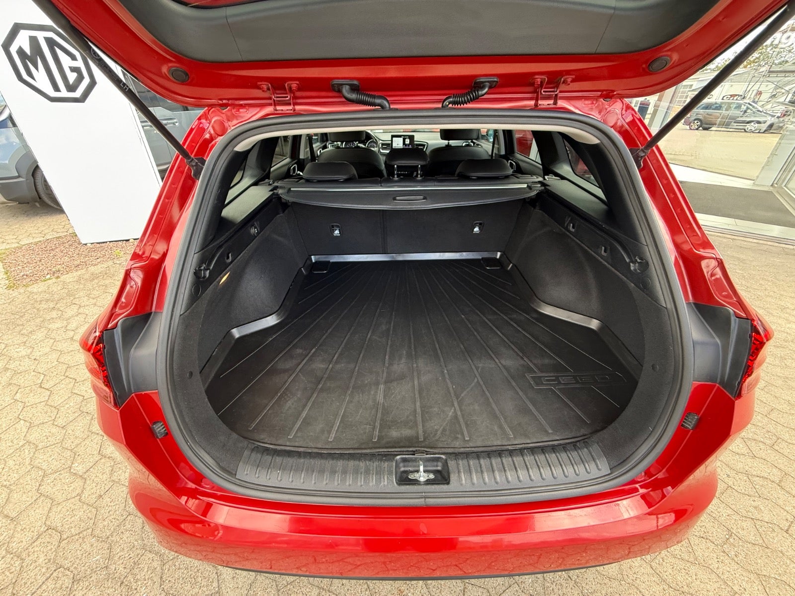 Kia Ceed T-GDi Intro Edition SW DCT