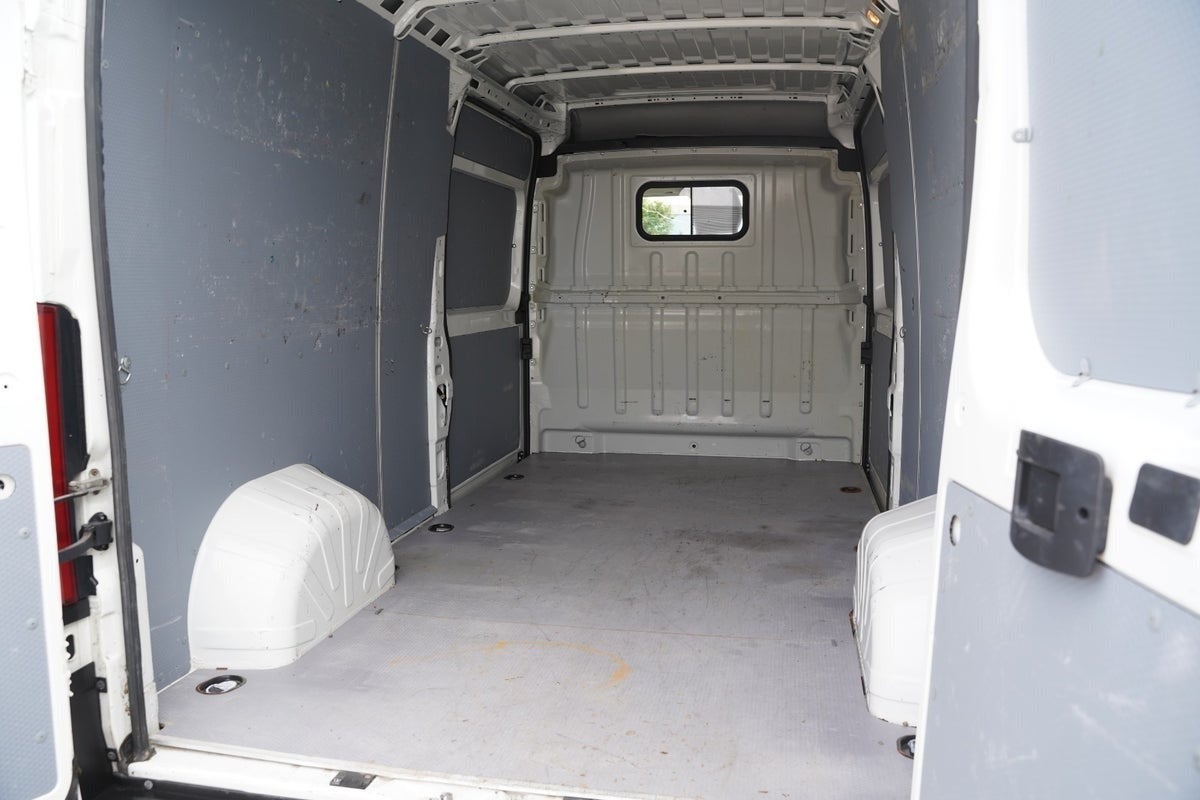 Billede af Peugeot Boxer 335 2,2 BlueHDi 165 L3H2 Premium