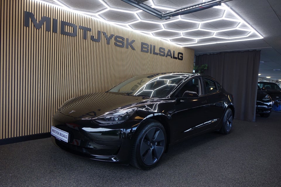 Tesla Model 3, Billede 1