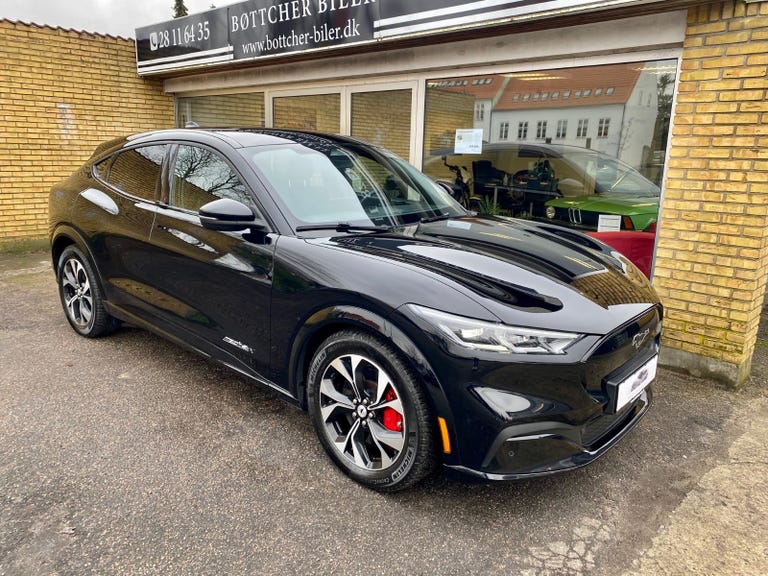 Ford Mustang Mach-E Extended Range AWD