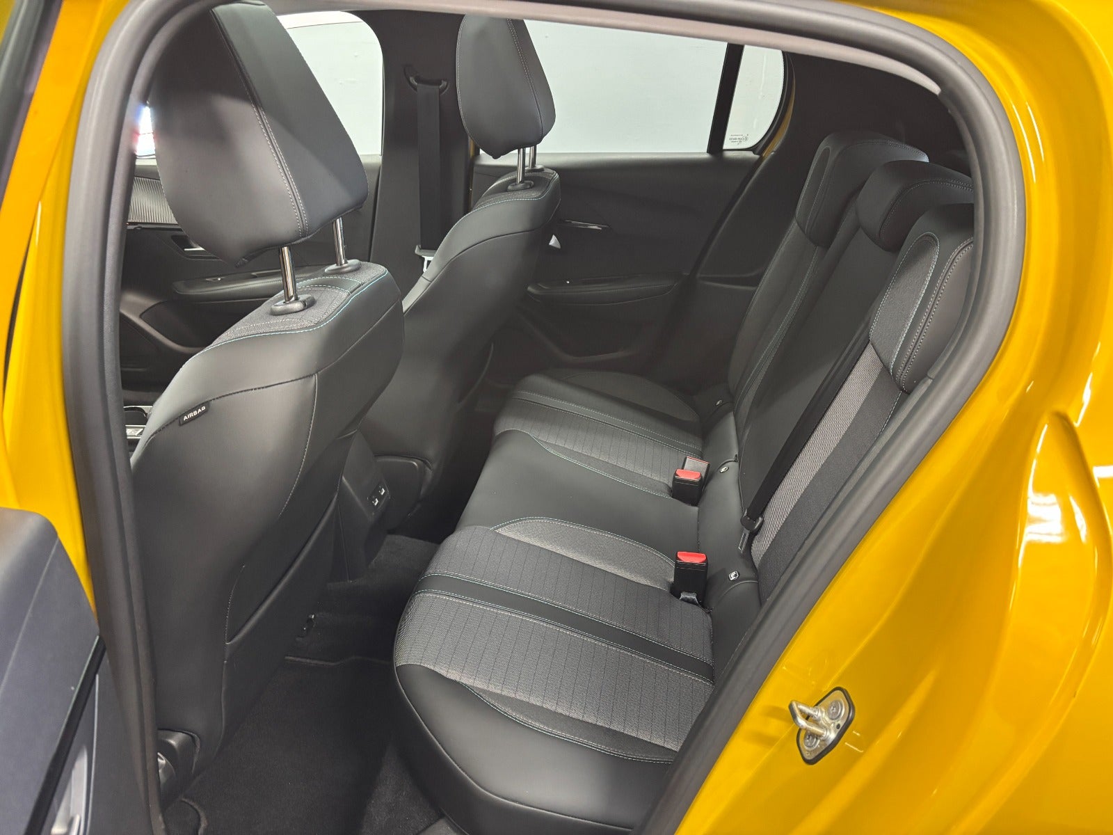 Billede af Peugeot 208 1,2 PureTech 100 Allure Sky