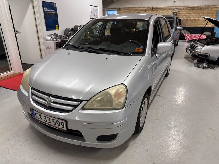 Suzuki Liana 