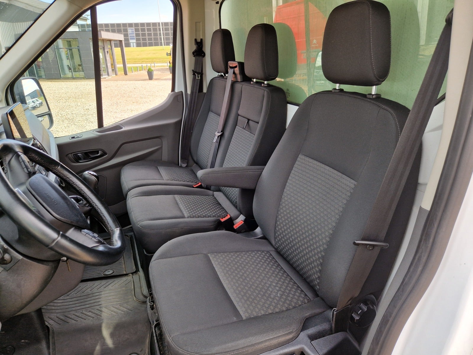 Billede af Ford Transit 350 L4 Chassis 2,0 TDCi 160 Alukasse m/lift FWD