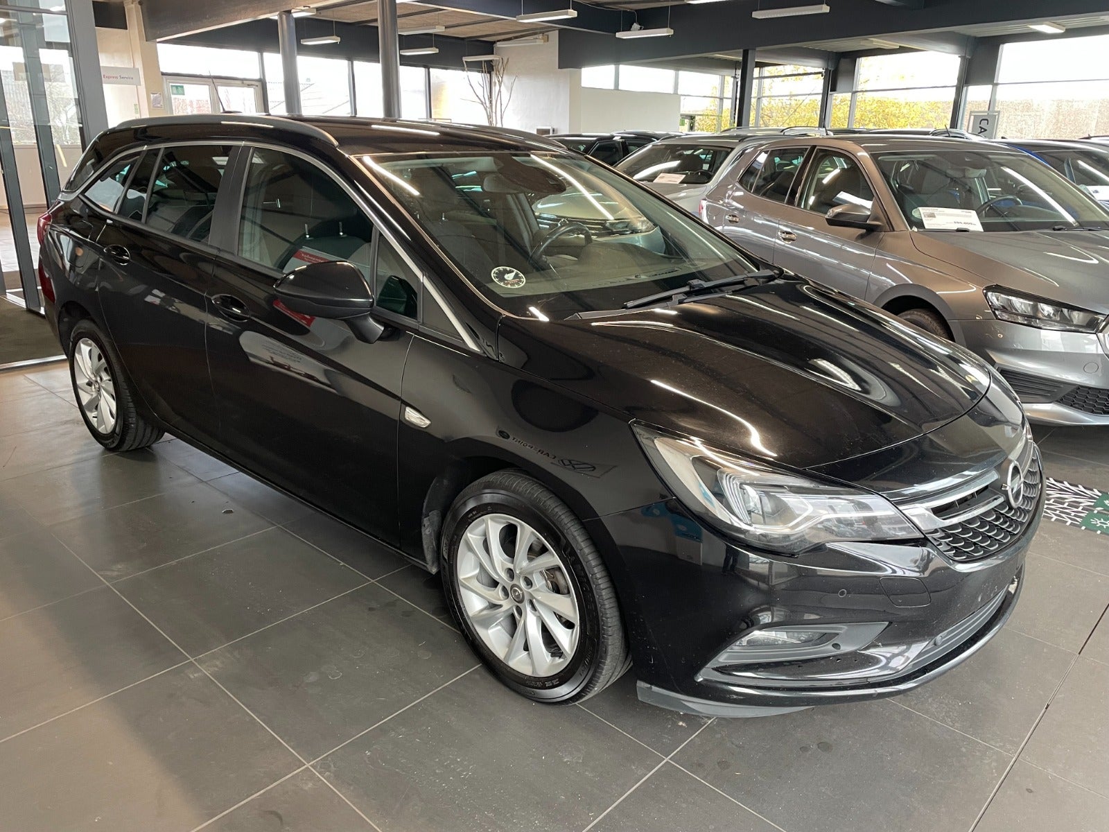 Billede af Opel Astra 1,6 CDTi 110 Business Sports Tourer