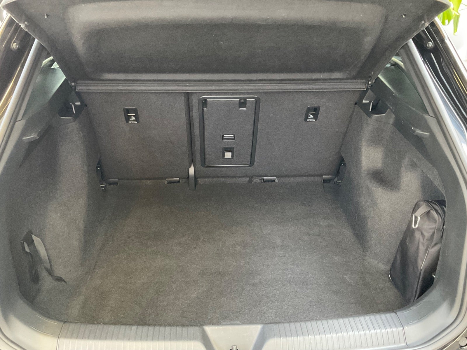 VW ID.4 77 Pro Performance 5d - 8