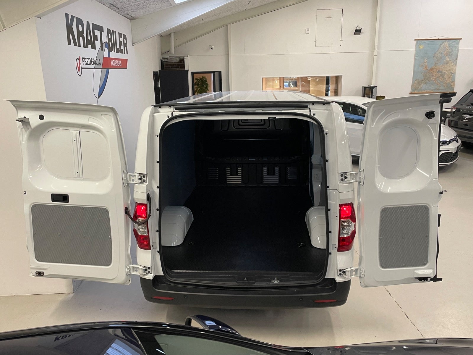 Billede af Maxus e-Deliver 3 50 Cargo Van LWB