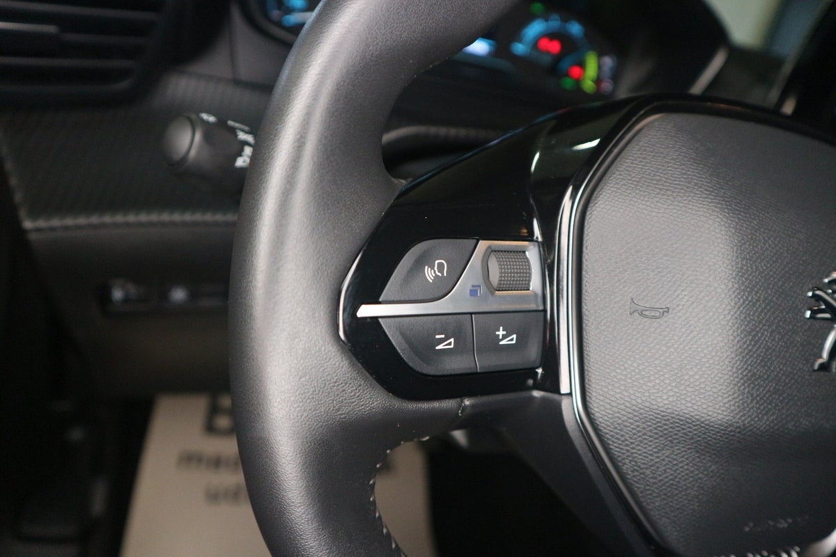 Peugeot e-2008 Active