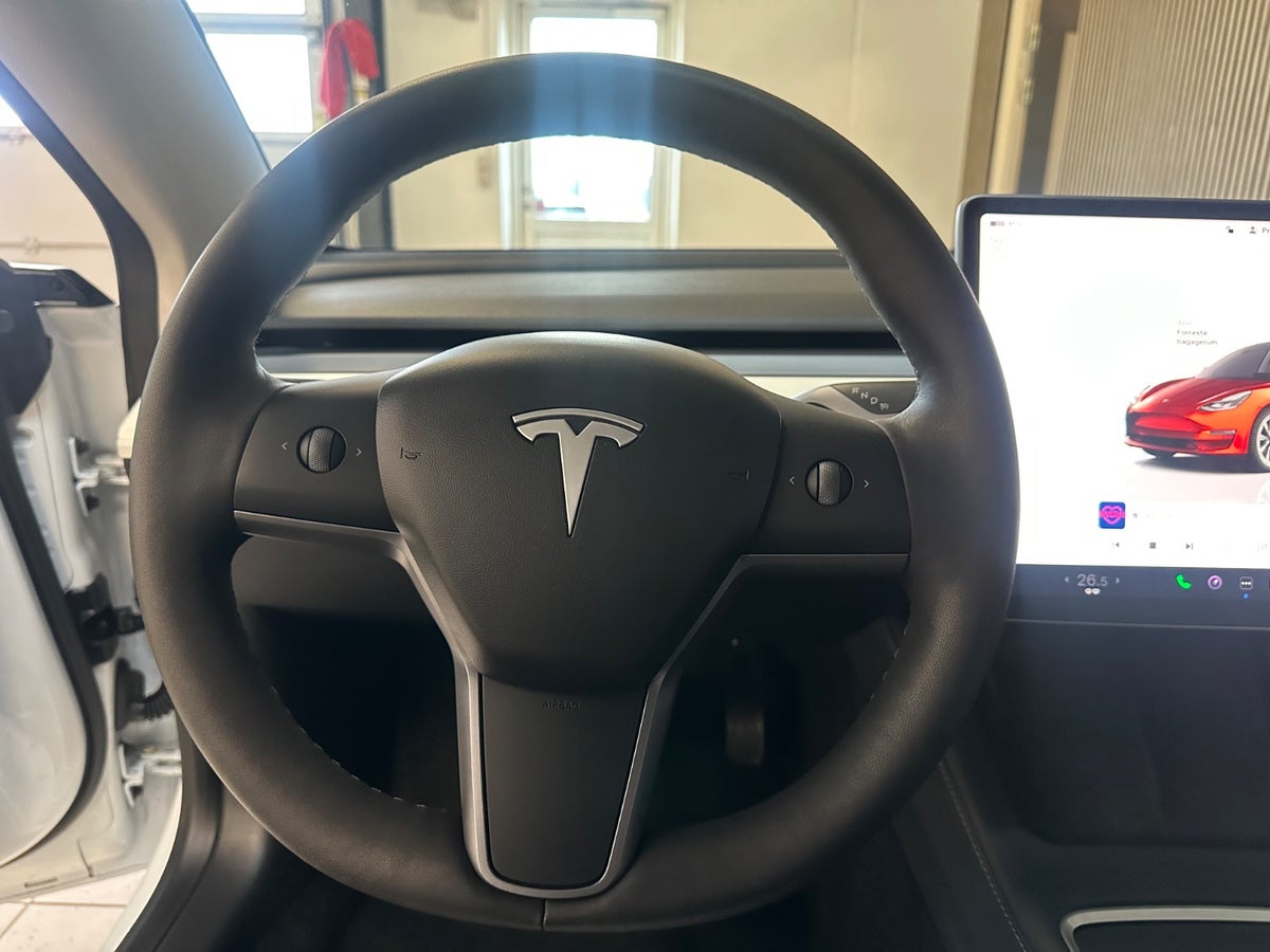 Tesla Model 3 Standard Range+ RWD Tesla Model 3 Standard Range+ RWD