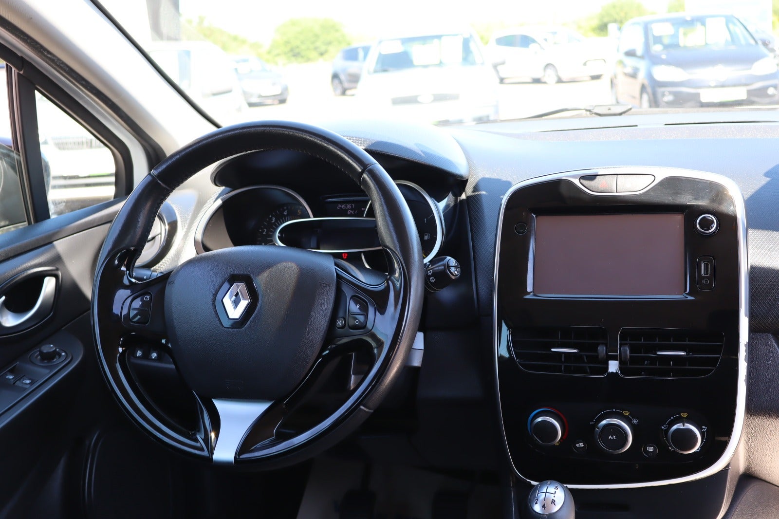 Billede af Renault Clio IV 1,5 dCi 75 Expression Sport Tourer