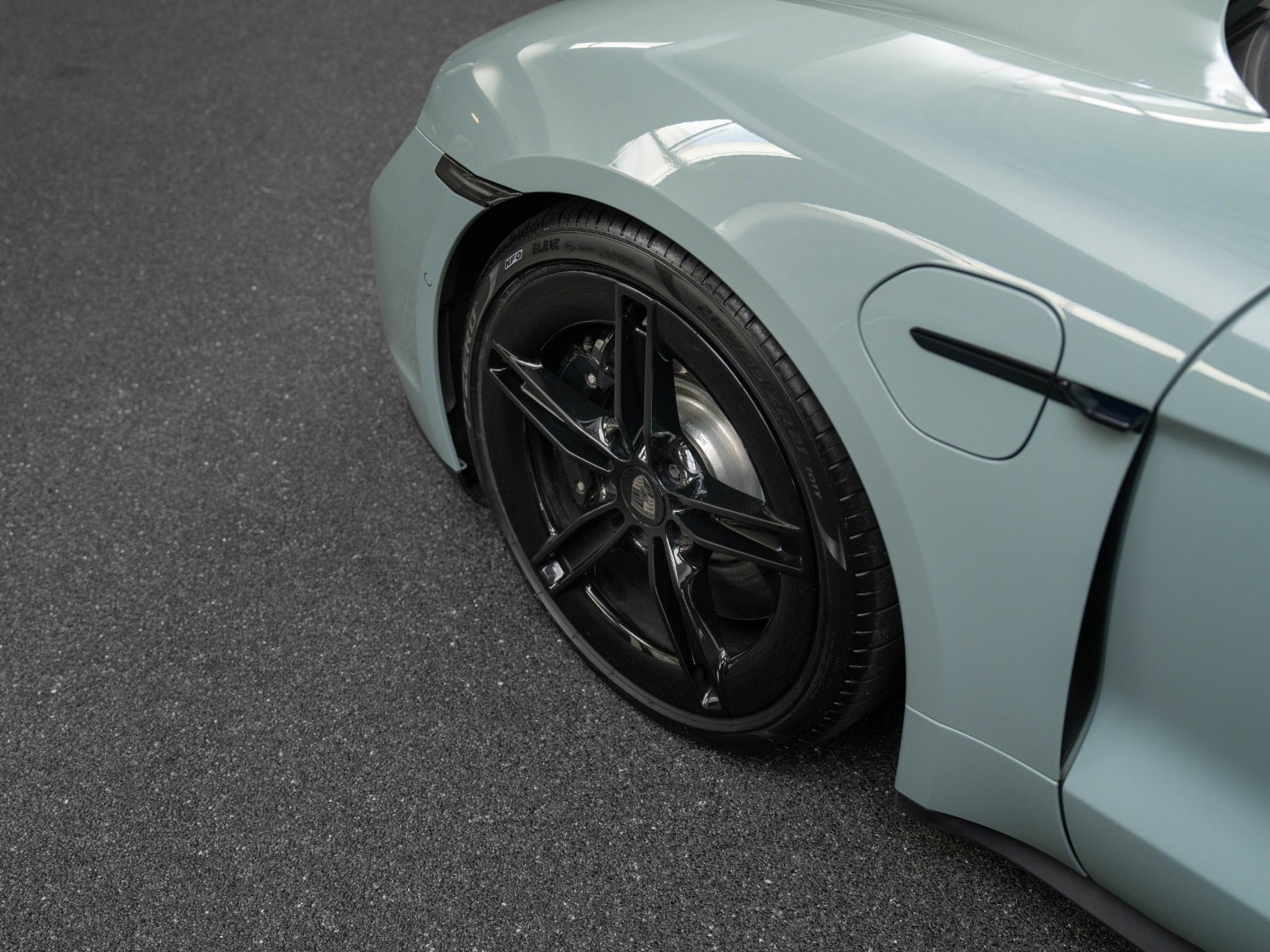 Gallery image 7 of 18